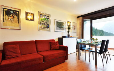 Accommodation:&nbsp;Enrosadira 710.6