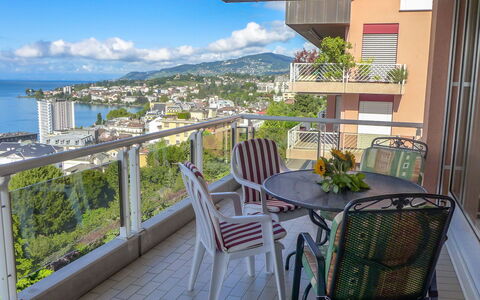 Montreux - Panorama: Property, Balcony, Real Estate, Building, House, Room, Apartment, Condominium, Home, Porch