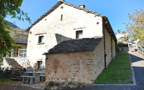 Rustico Cristallo: Property, House, Home, Wall, Building, Cottage, Architecture, Roof, Real Estate, Rural Area