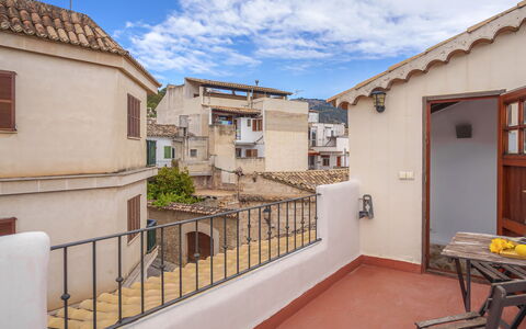 Biniarroi Charm & Quality: Cloud, Plant, Sky, Building, Property, Window, Azure, Wood, Neighbourhood, Residential Area