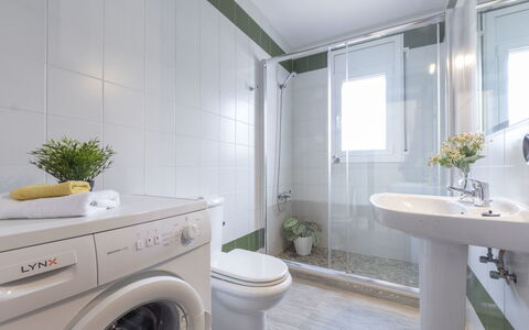 Marina: Mirror, Plant, Plumbing Fixture, Tap, Property, Laundry Room, Sink, Bathroom Sink, White, Bathroom Cabinet