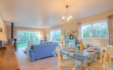 Roch Azur: Room, Property, Furniture, Dining Room, Interior Design, Building, Real Estate, Table, Home, Floor