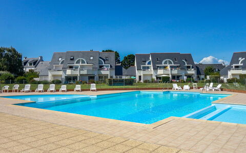 Domaine des Tadornes: Swimming Pool, Property, Resort, Building, Real Estate, Vacation, Leisure, House, Leisure Centre, Residential Area
