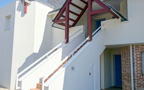 Domaine des Tadornes: Property, House, Building, Home, Real Estate, Roof, Architecture, Wall, Facade, Stairs