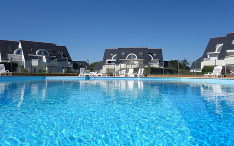 Domaine des Tadornes: Swimming Pool, Resort, Property, Building, Water, Leisure Centre, Leisure, Vacation, Resort Town, Architecture