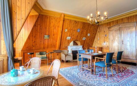 La Garde: Table, Furniture, Property, Chair, Blue, Building, Wood, Interior Design, Lighting, Architecture