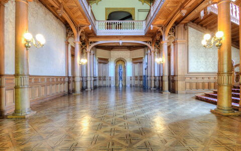 La Garde: Property, Building, Wood, Hall, Interior Design, Floor, Window, Flooring, Symmetry