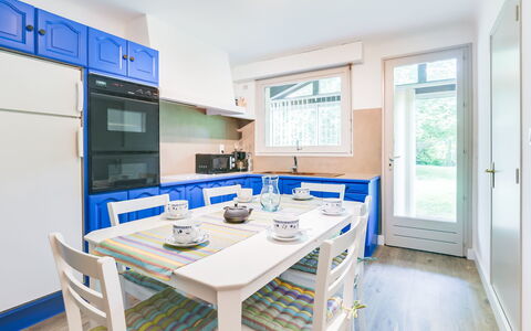 Mauriac: Cabinetry, Countertop, Table, Furniture, Tap, Window, Building, Sink, Kitchen, Chair