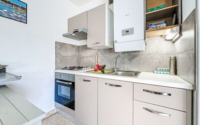 Accommodation:&nbsp;Port Royal - Corvette 151.4