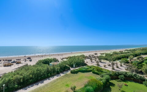 Poséidon: Sky, Water, Plant, Cloud, Water Resources, Daytime, Azure, Coastal And Oceanic Landforms, Land Lot, Natural Landscape