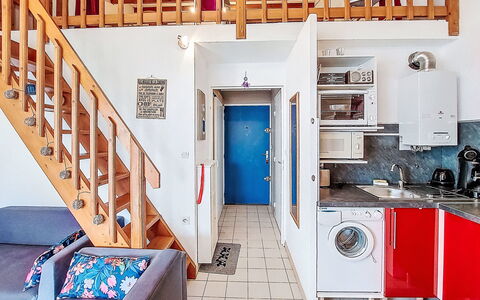Jean Bart 3: Apartment, Condominium, Residential Area, Urban Design, Mixed-Use, Commercial Building, Balcony, Hotel, Shade