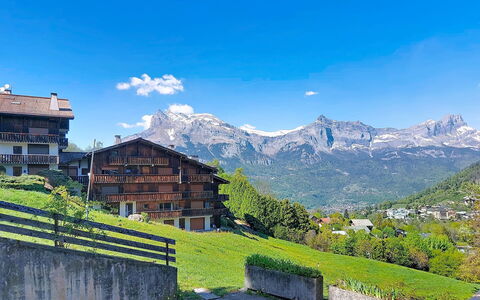Saint-Gervais D'En Haut: Mountainous Landforms, Mountain, Mountain Range, Hill, Highland, Landscape, Hill Station, Ridge, House, Rural Area