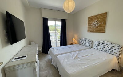 Accommodation:&nbsp;Le Grand Pavois 279.2