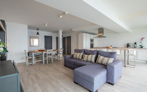 Le Grand Large: Furniture, Property, Plant, Couch, Table, Comfort, Houseplant, Building, Wood, Living Room