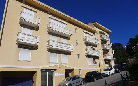 Le Panoramic: Property, Residential Area, Building, Architecture, House, Neighbourhood, Apartment, Home, Real Estate, Town