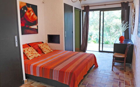 La Maison du Midi: Bedroom, Room, Furniture, Bed, Property, Bed Sheet, Interior Design, Floor, Orange, Bedding