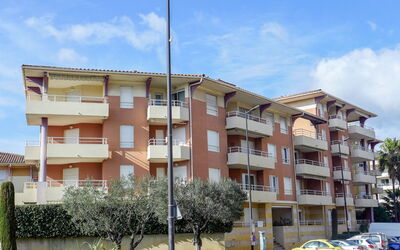 Fréjus 559: Residential Area, Property, Neighbourhood, Apartment, Building, Architecture, House, Real Estate, Mixed-Use, Condominium