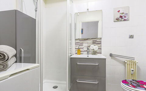 Ciel de Fabron: Flooring, Floor, Plumbing Fixture, Interior Design, Bathroom, Bathroom Cabinet, Sink, Plumbing, Cabinetry, Toilet