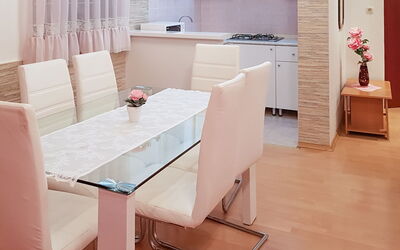 Accommodation:&nbsp;Danica 106.2