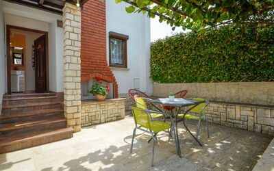 Accommodation:&nbsp;Danica 106.3