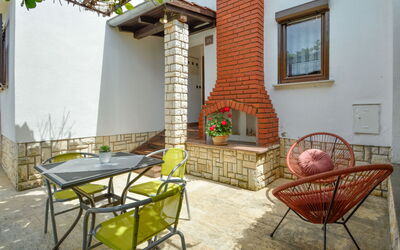 Accommodation:&nbsp;Danica 106.3