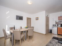 Accommodation:&nbsp;B&b 109.4