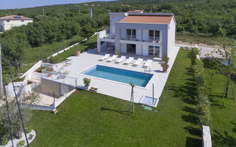 Debora: Property, House, Building, Estate, Real Estate, Home, Aerial Photography, Mansion, Land Lot, Residential Area