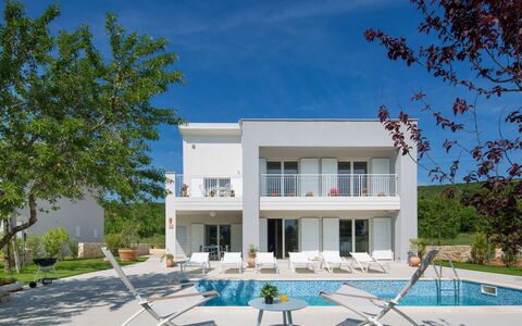 Chiara: Property, House, Building, Architecture, Home, Real Estate, Residential Area, Estate, Apartment, Villa