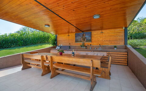 Mia: Property, House, Room, Furniture, Home, Real Estate, Building, Table, Interior Design, Bench