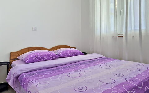 Accommodation:&nbsp;Ivan 107.4