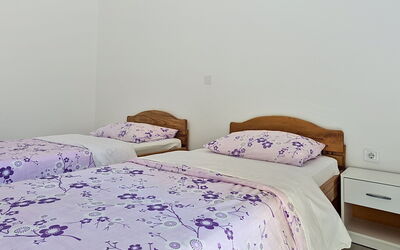 Accommodation:&nbsp;Ivan 107.1