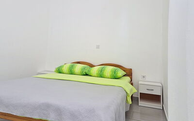 Accommodation:&nbsp;Ivan 107.3