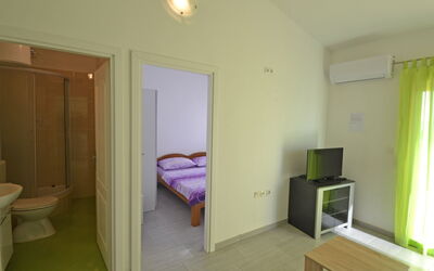 Accommodation:&nbsp;Ivan 107.2