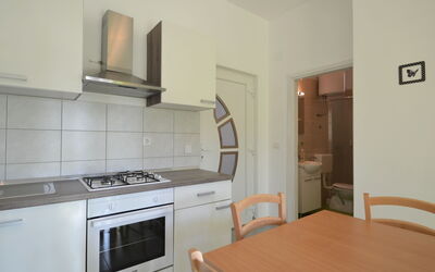 Accommodation:&nbsp;Ivan 107.4