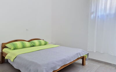 Accommodation:&nbsp;Ivan 107.3