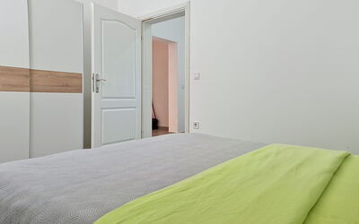 Accommodation:&nbsp;Ivan 107.3