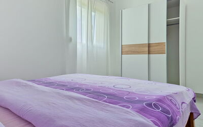 Accommodation:&nbsp;Ivan 107.1