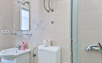 Accommodation:&nbsp;Ivan 107.4