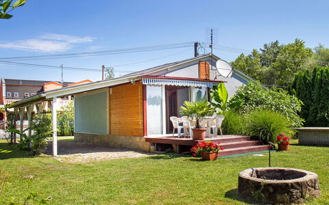 Azzurro: Plant, Sky, Building, Cloud, Window, Tree, Land Lot, Shade, Flowerpot, House