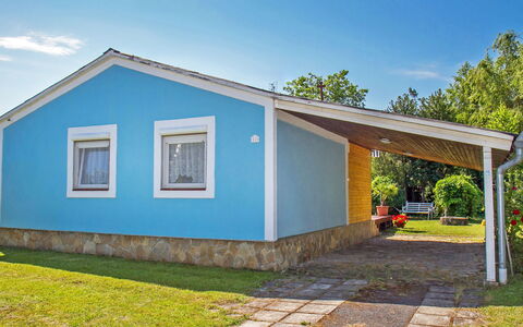 Azzurro: Plant, Sky, Building, Cloud, Tree, Land Lot, Architecture, House, Cottage
