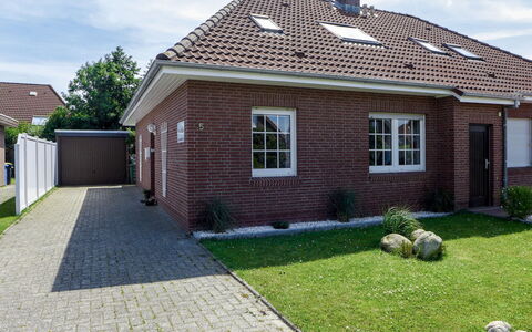 Adda: Property, House, Home, Building, Real Estate, Residential Area, Cottage, Roof, Land Lot, Estate