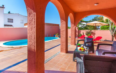 Requesens: Property, Building, Room, Majorelle Blue, House, Real Estate, Architecture, Azure, Hacienda, Interior Design