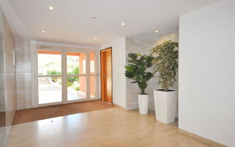 Accommodation:&nbsp;Sémaphore 691.5