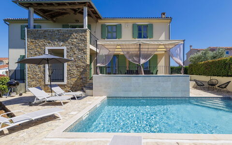 Morgan: Water, Sky, Property, Plant, Swimming Pool, Building, Azure, Shade, Window, House