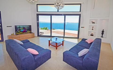 Andrea: Furniture, Room, Property, Bedroom, Interior Design, Building, Living Room, House, Floor, Wall