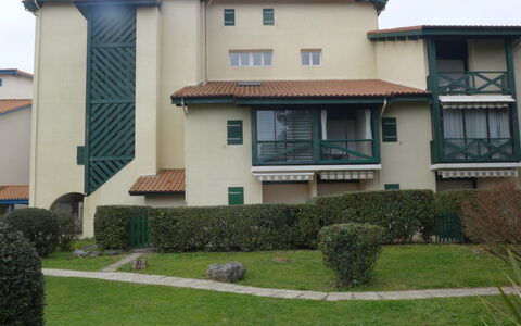 Horizon Océan 1: Plant, Property, Window, Building, Land Lot, Grass, Neighbourhood, Residential Area, Facade, Real Estate