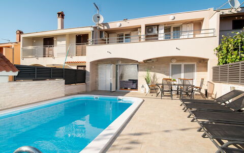 Jure: Swimming Pool, Shade, Outdoor Furniture, Resort, Hotel, Balcony