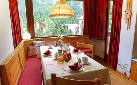 St. Moritz 26: Room, Property, Dining Room, Furniture, Table, Interior Design, Building, Curtain, House, Window Treatment