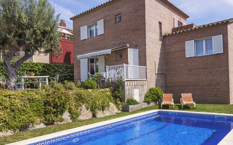 Villa Esther: Property, House, Building, Real Estate, Residential Area, Swimming Pool, Home, Villa, Architecture, Apartment