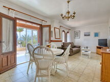 Accommodation:&nbsp;Peeters 435.2